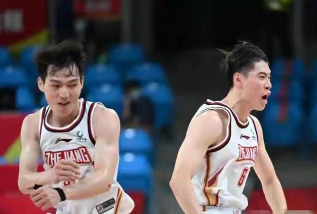 600万顶薪国手全场10中0仅2分，球迷：别霍霍国家队了