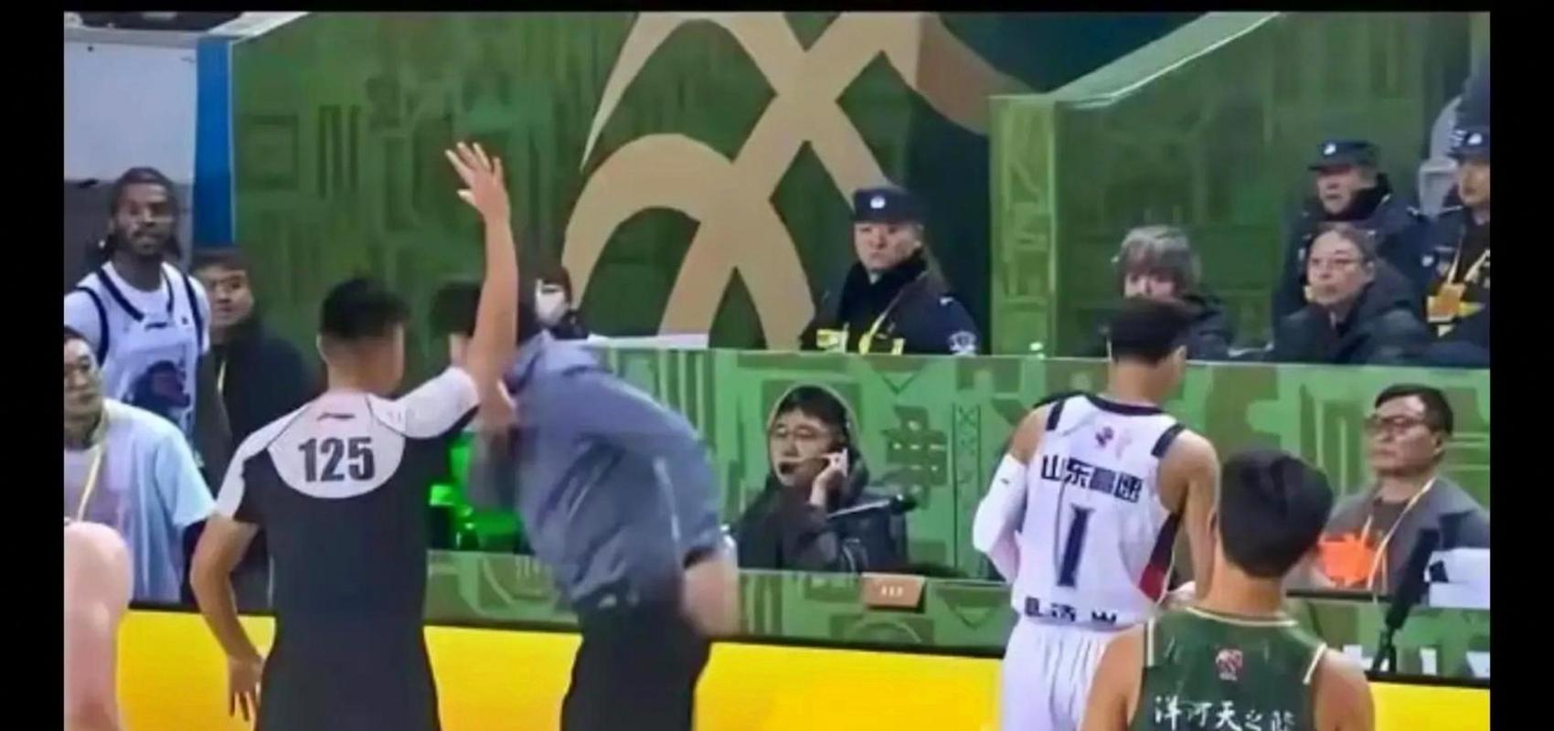 CBA对四川南京发生冲突球员停赛处罚