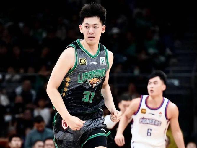 场均不到5分！2米14大个子不敢出手，韩德君接班人上限就是丘天