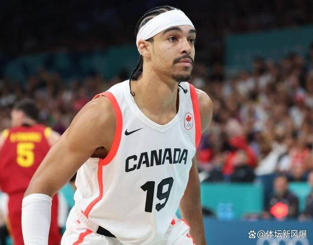 空砍33+12+10，新鹰王成历史第三人！倒数第一送6连胜黄蜂神助攻