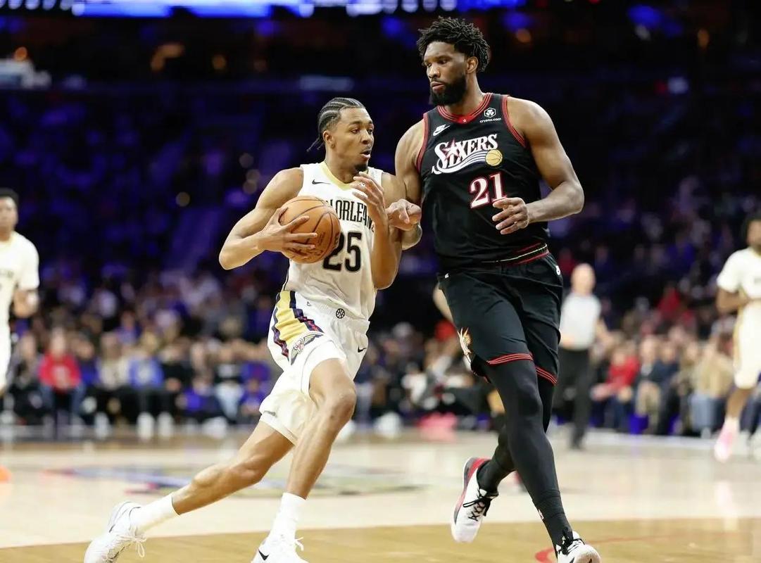 无惧乔治禁赛25场！恩比德40+11率队14战10胜超级探花也因祸得福