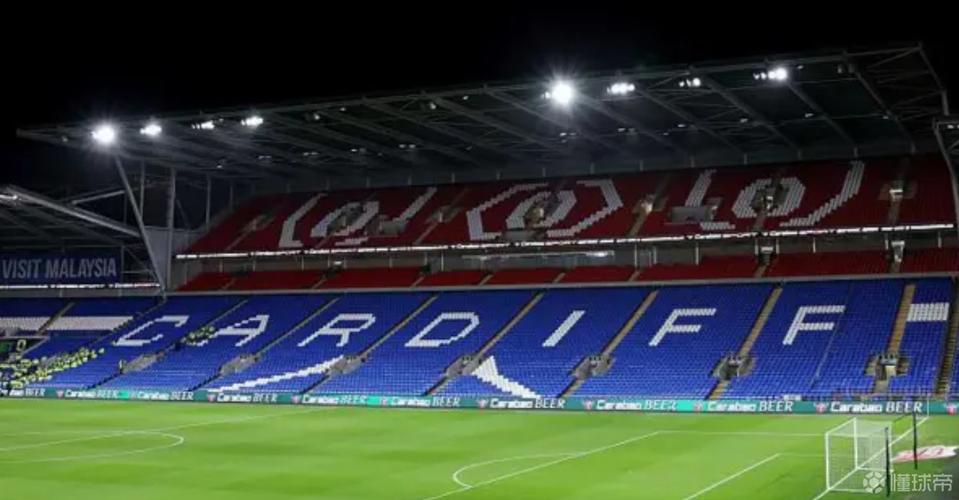 02落后时，切尔西1号门将冲球迷大喊：别着急，我们还有45分钟！