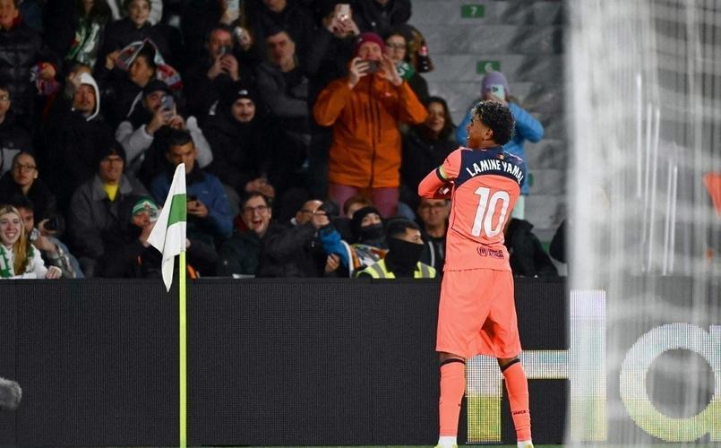 疯狂浪费良机！弗里克捶地愤怒，巴萨尴尬1战，亚马尔MVP惊艳全场