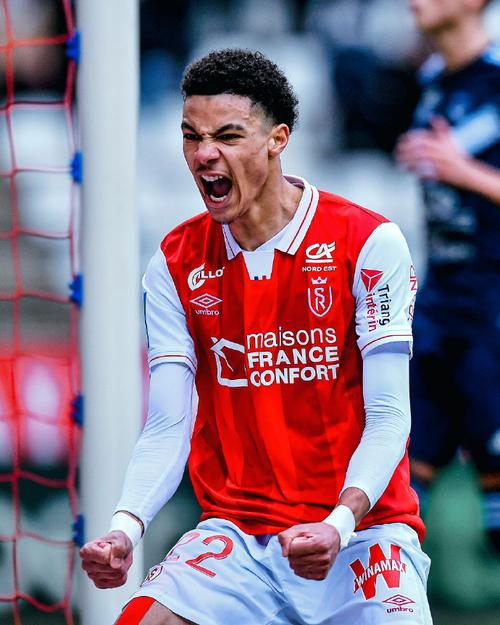 加盟英超首赛季进球10+，埃基蒂克是1920赛季后法国球员首人