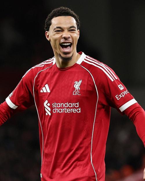 第三次梅开二度，埃基蒂克本赛季英超进球数已上双