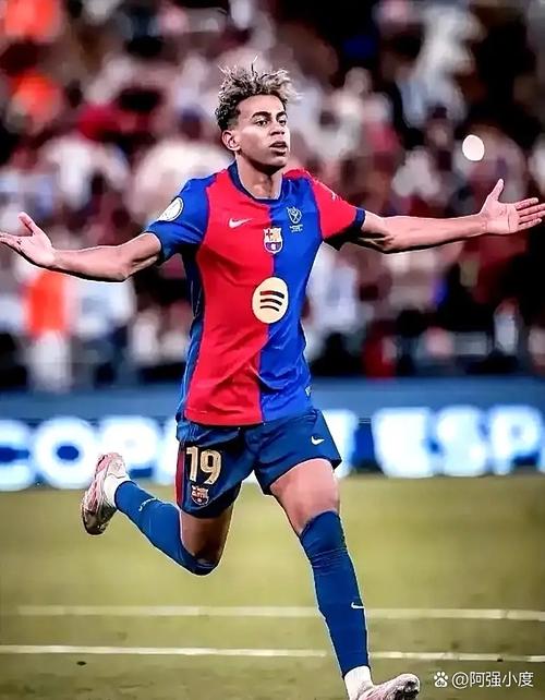 亚马尔独造2球追平姆巴佩神迹，巴萨31升班马，豪取交手11连胜