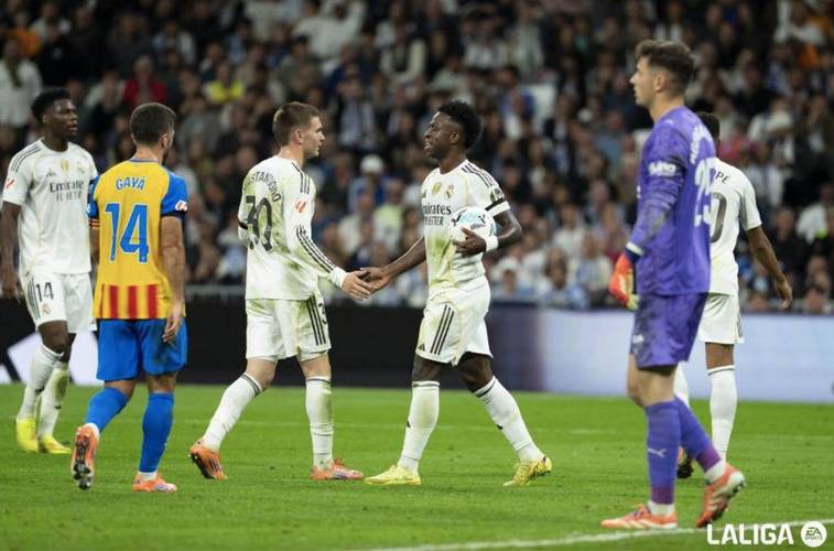 新晋神锋3分钟2球英超强强对决：10.4亿豪门41逆转终结5轮不胜