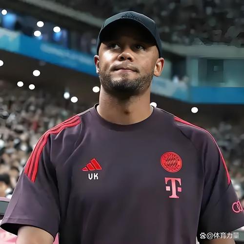 孔帕尼：防守球员自己滑倒了，结果却给了凯恩一张黄牌