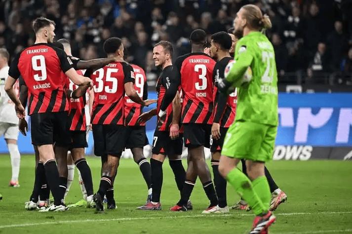 勒沃库森客场31法兰克福，阿图尔、阿莱士加西亚破门