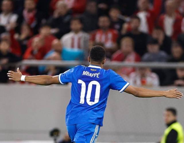 西媒曝皇马承认重建失败，确认姆巴佩是前场唯一超巨，熊皇被嫌弃