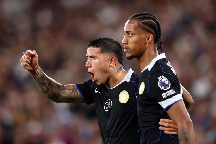 对切尔西送出两次助攻，万比萨卡首次单场英超参与2+球