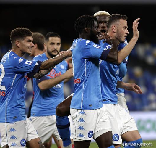 那不勒斯vs佛罗伦萨：麦克托米奈、霍伊伦首发，德赫亚、多多出战