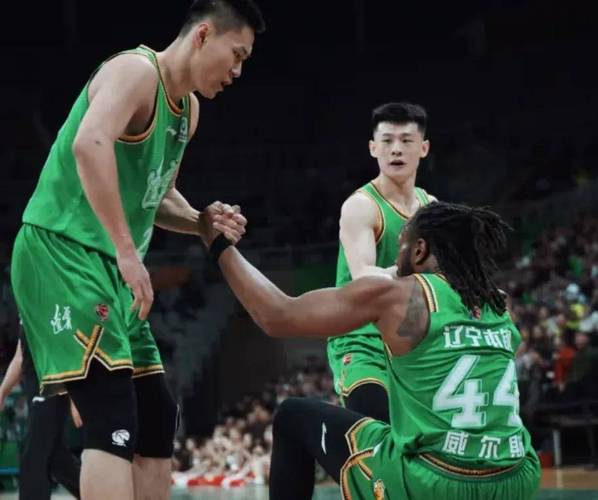 CBA：赵继伟12+9三分致胜，王岚嵚得分王，莫兰德14+22准三双