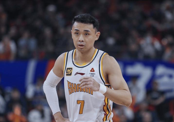 拿600万，10中0+全场2分，球迷：这状态别去霍霍国家队了