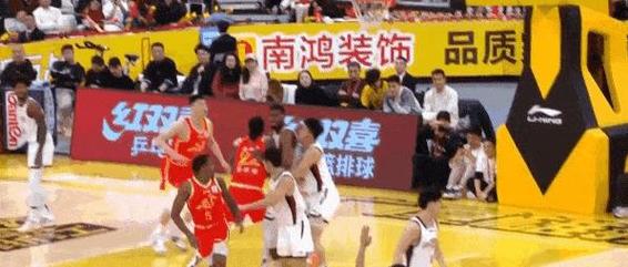 辣眼！德比战全员哑火，单节6分三分打30铁，浙江3顶薪成最大战犯