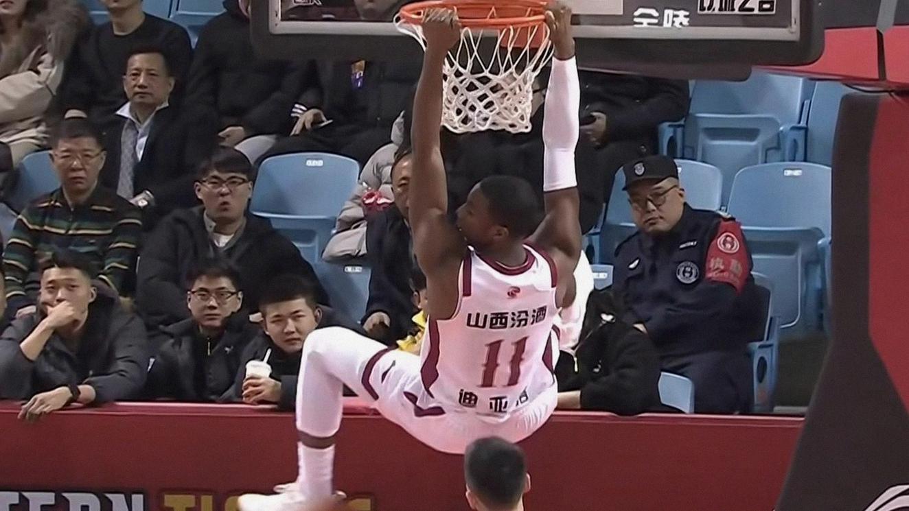 迪亚洛23分山西大胜吉林止住四连败，吉林队正在赶走球迷