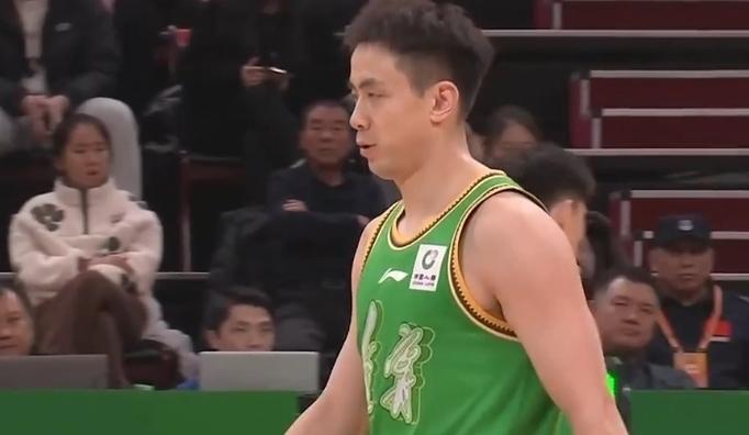 辽宁外教乌戈：赵继伟和李晓旭在艰难时刻扛起球队，是很棒的领袖