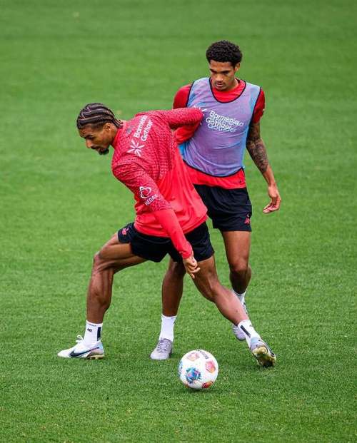 法兰克福vs勒沃库森：格策、堂安律首发，格里马尔多、夸安萨出战