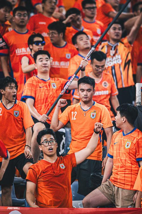 泰山队只差2人！外援中卫+左路万金油，补上最后短板就能冠绝中超