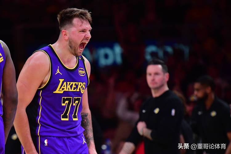 湖人大胜奇才赛后！雷迪克表扬2人，力挺失意之人，4队有意老詹
