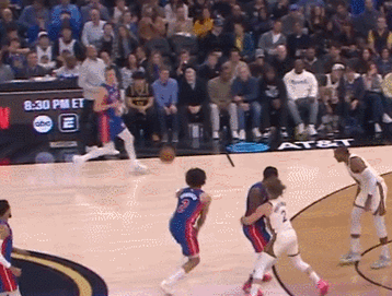 伤不起！库里23分伤退，8人上双仍崩盘，活塞双核29+21打穿勇士