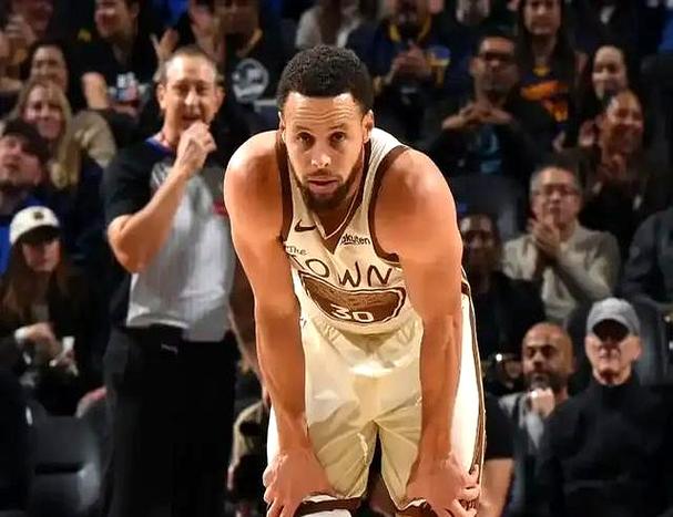 雪上加霜，勇士输球，库里受伤，双核报废，球队摆烂争夺字母哥吧