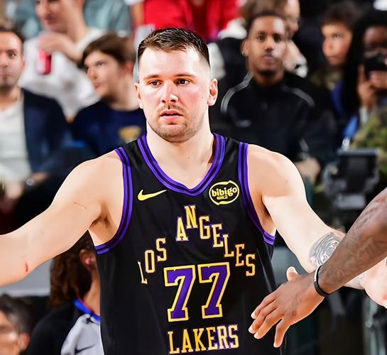 随着湖人142111大胜奇才！猛追火箭西部最新积分榜更新湖人第5