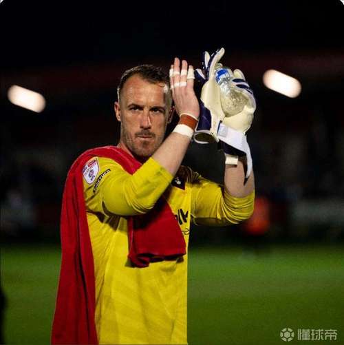 官方：曼联后卫里斯本内特永久转会加盟英乙弗利特伍德